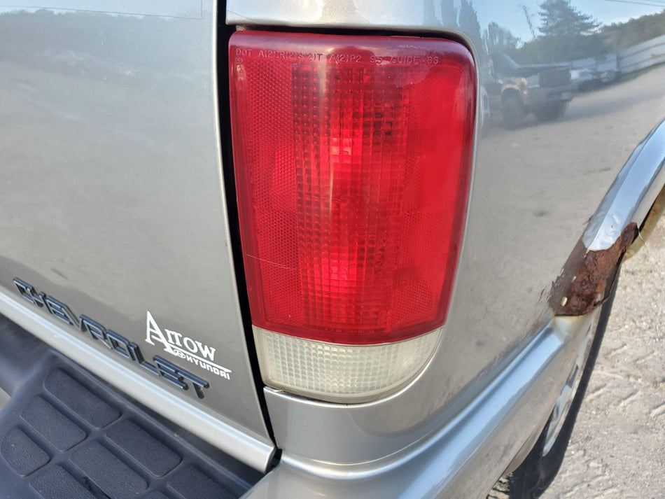 Rear RH Taillight Assembly 1995-2005 Chevy Blazer