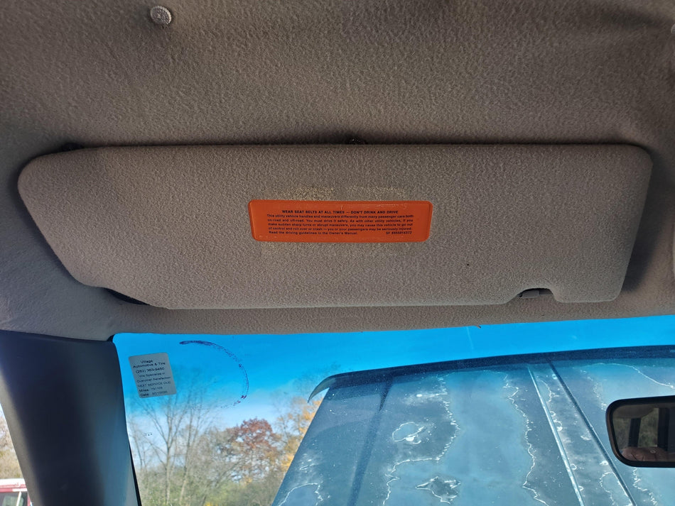 1996-1998 Jeep Grand Cherokee LH Driver Sun Visor (light gray)(illuminated