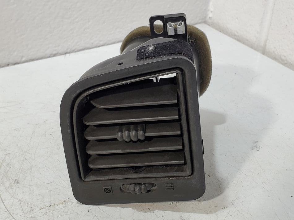 LH A/C Heater Dash Vent (graphite) 1999-2006 Chevy GMC Silverado Sierra