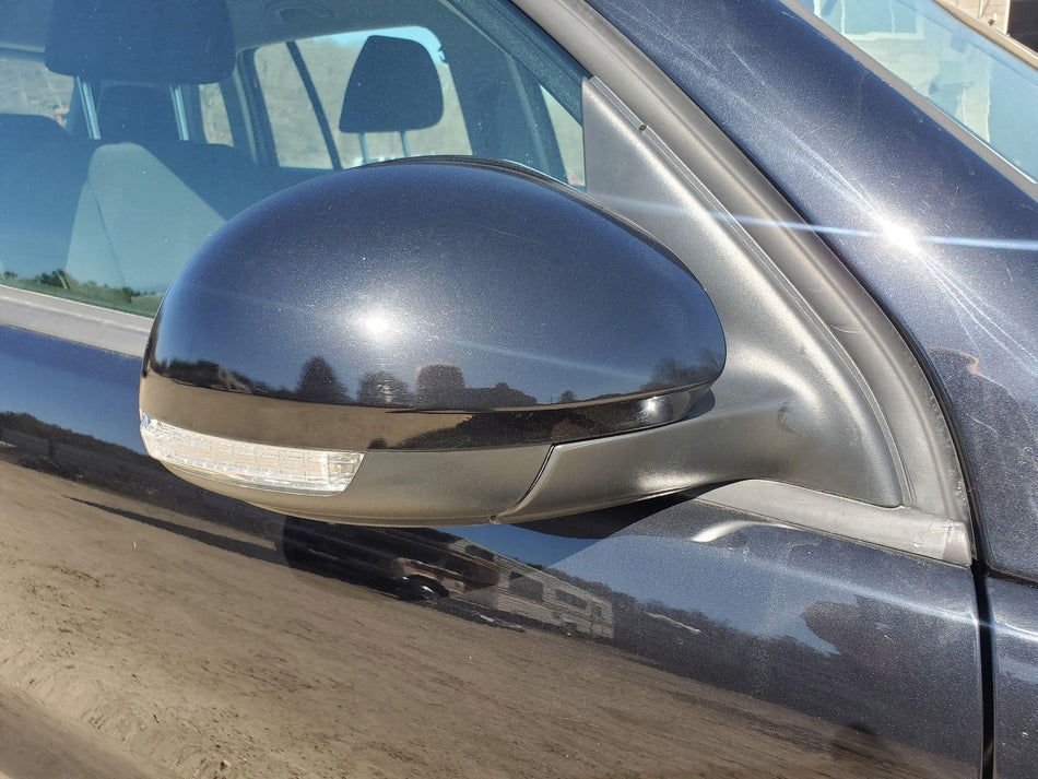 2009-2018 Volkswagen Tiguan RH Door Mirror (power)(heat)(man fold OEM