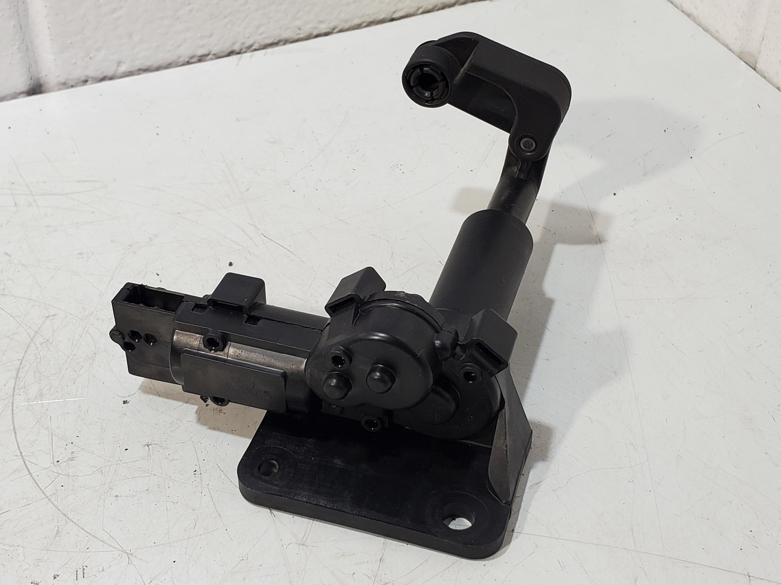 2001-2018 Dodge Grand Caravan Rear LH 1/4 Glass Motor (driver side)(04717607AC