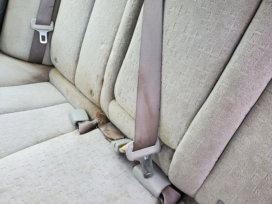 2006-2008 Hyundai Sonata Rear Center Seat Belt Retractor (gray trim code FZ