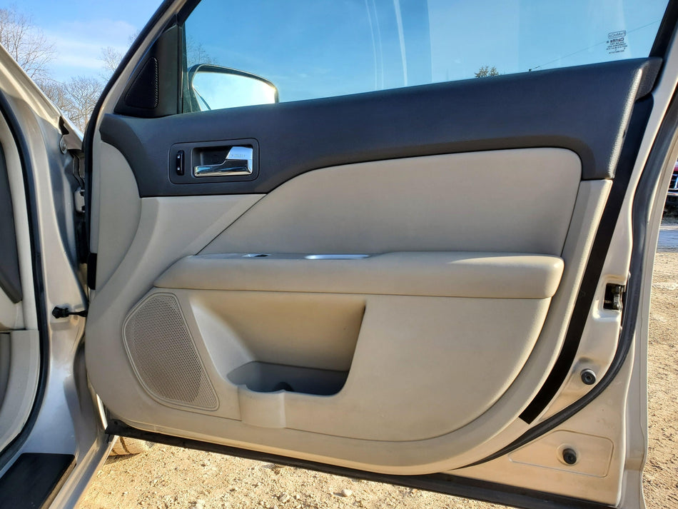 Front RH Inside Door Panel (light stone/charchol) 2010-2011 Mercury Milan