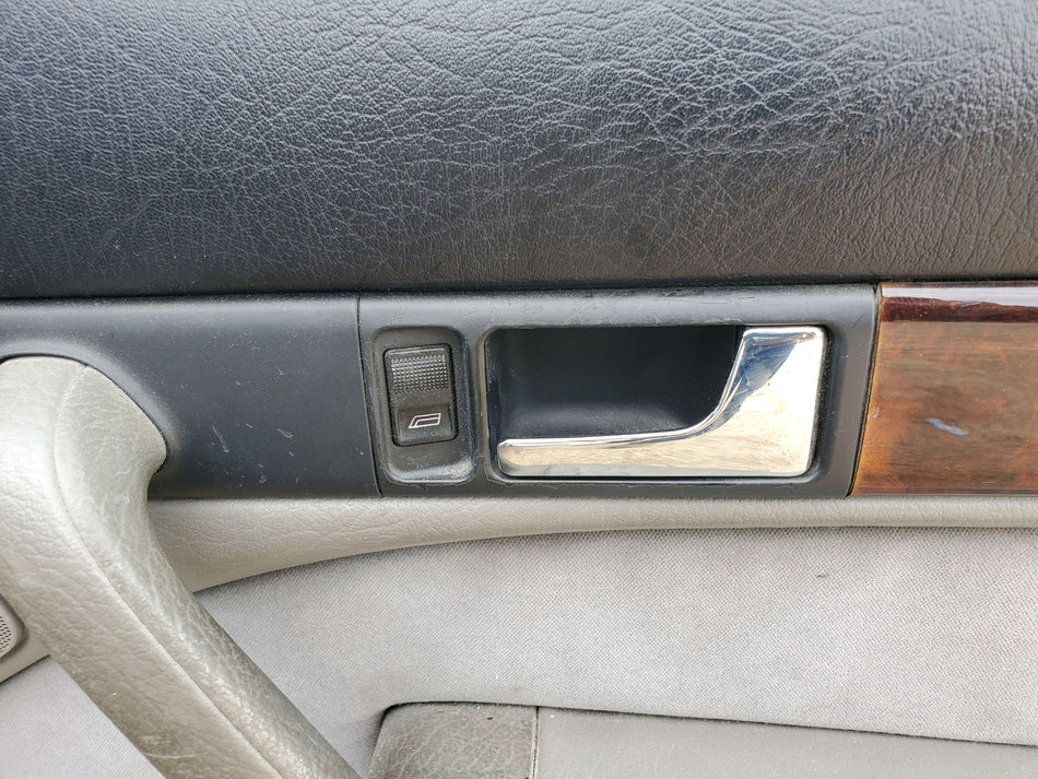 1996-1998 AUDI A6 RH Front Inside Door Handle (chrome OEM