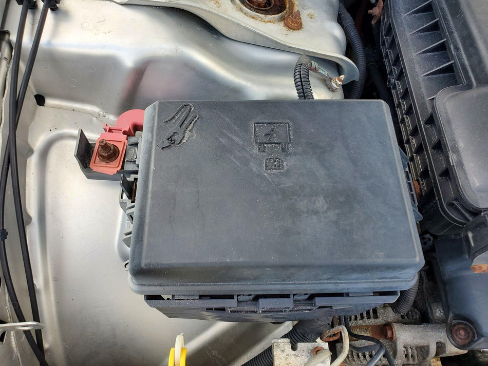 2008 Dodge Magnum Fuse Box Engine Compartment Under Hood