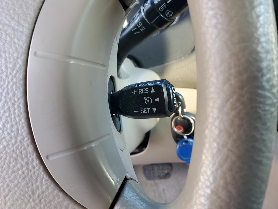 2004-2013 Toyota Sienna Cruise Control Switch (RH side)(w/o adaptive cruise