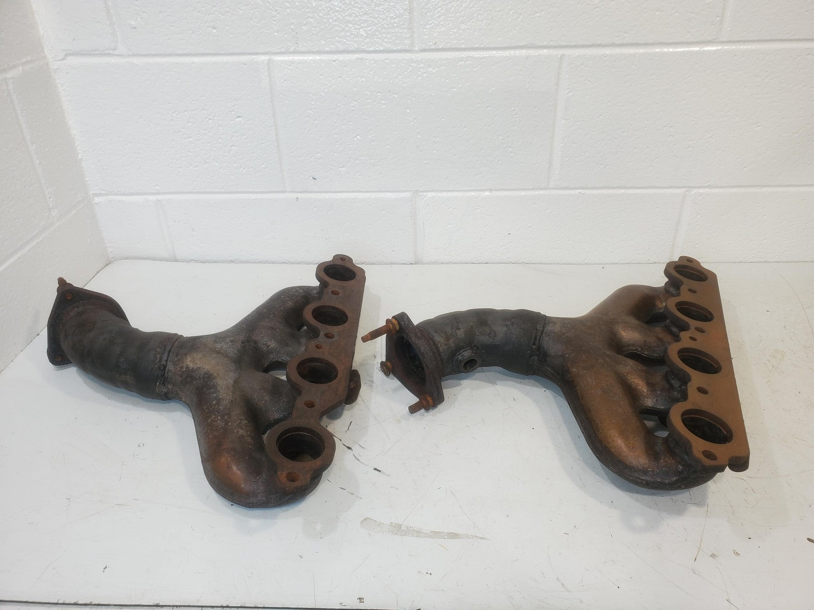 97-00 Corvette C5 LS1 Exhaust Manifolds LH RH Pair OEM 12561308 12561309