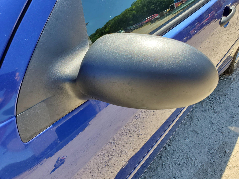 2000-2007 Ford Focus LH Door Mirror (power)(black OEM
