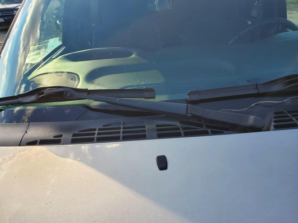 Front RH Wiper Arm 1995-2005 Chevy Blazer