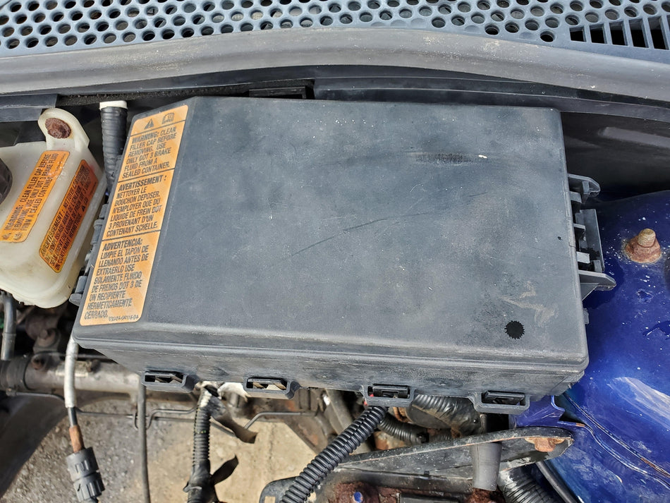 2000-2005 Ford Focus Engine Compartment Fuse/relay Box OEM