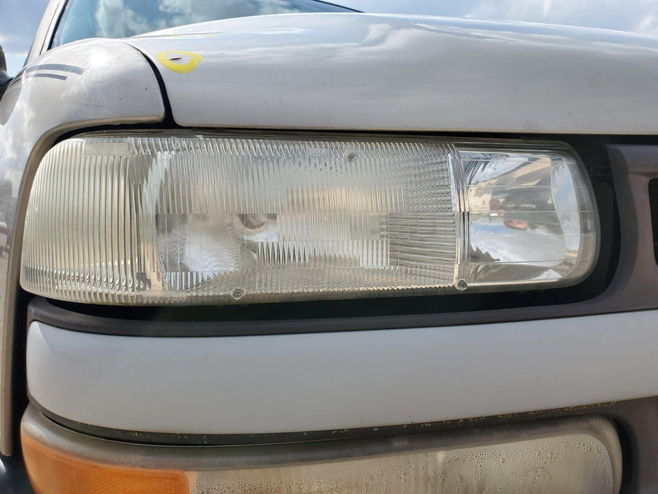 Right RH Headlamp Assembly 1999-2002 Chevy 1500