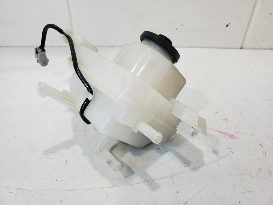 2010-2017 Toyota Prius Brake Master Cylinder Reservoir Tank OEM 47220-47080