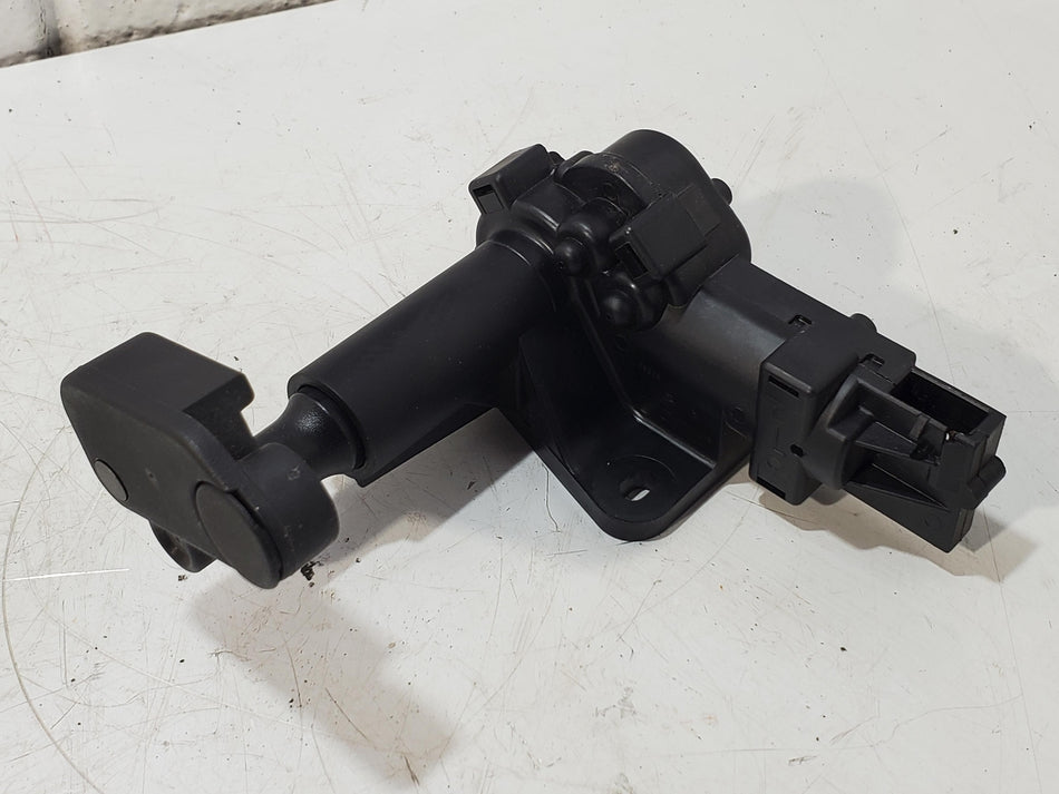 2001-2018 Dodge Grand Caravan Rear LH 1/4 Glass Motor (driver side)(04717607AC