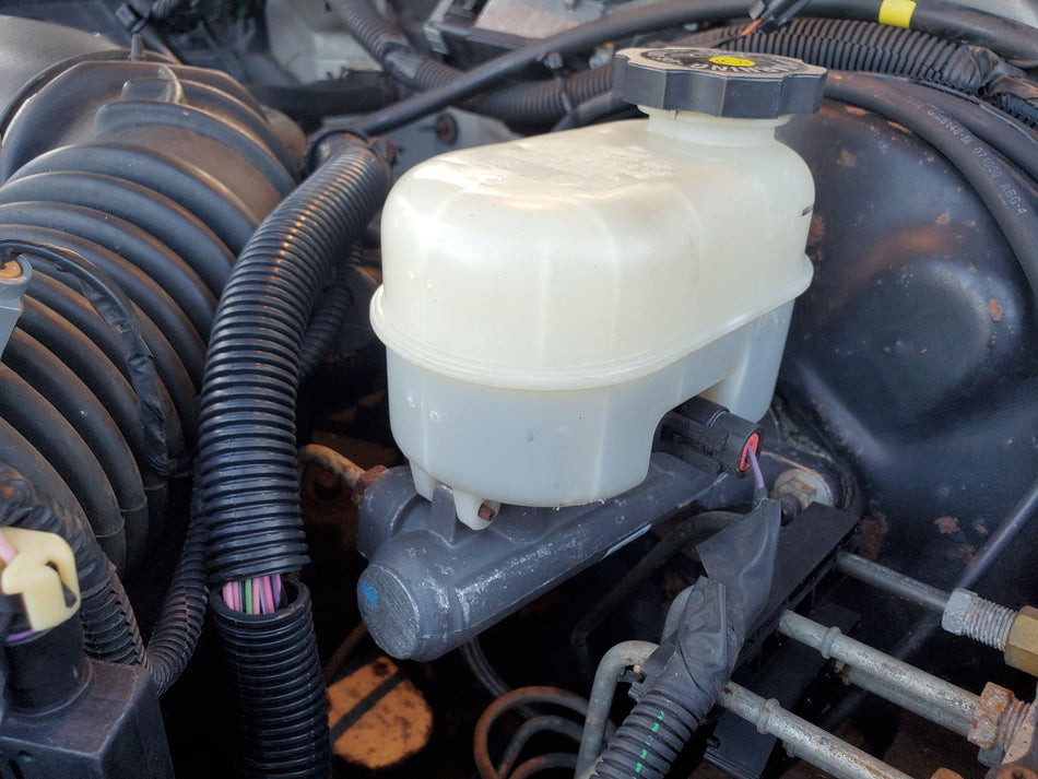 Brake Master Cylinder (newer replacement) 2000-2005 Chevy Blazer