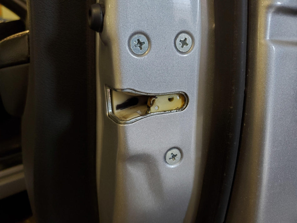 Front Door Latch HONDA ACCORD Right 06 OEM