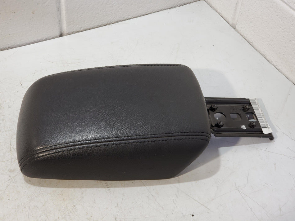 2012-2014 Ford Focus Center Console Lid Armrest (dark grak/black) OEM