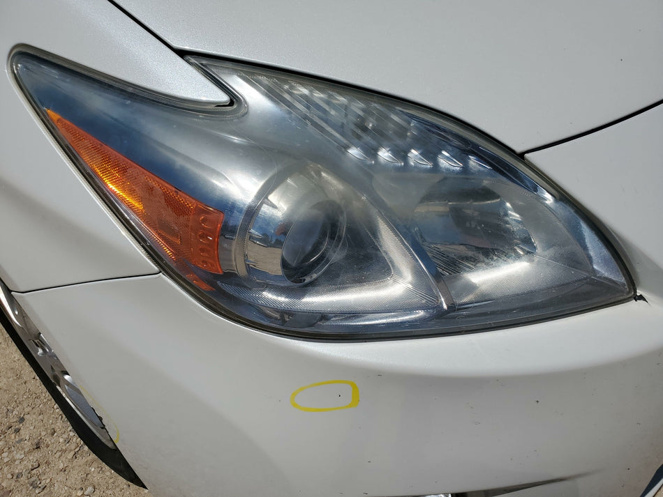 2010 11 Toyota Prius Right RH Headlamp Assembly Cloudy On Top