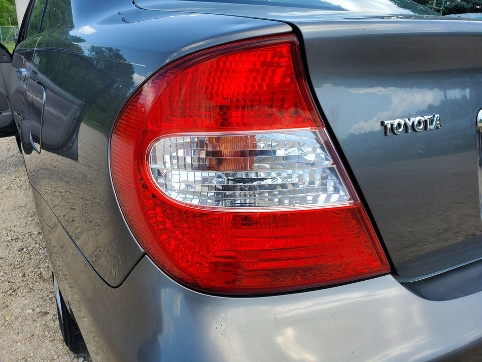 2002-2004 Toyota Camry Rear LH Driver Tail Light Assembly