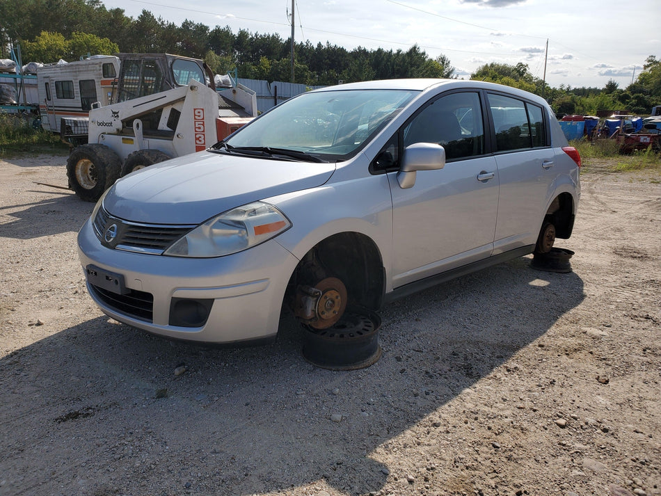 Front LH Steering Knuckle (#1 in parts breakdown) 2007-2012 Nissan Versa