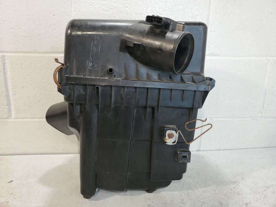 1999 Lexus RX300 Air Cleaner Assembly Air Box (w/o MASS AIR FLOW SENSOR)
