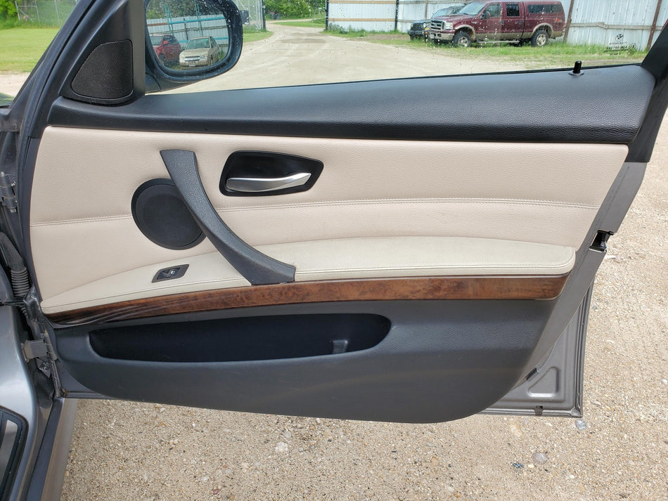 Front RH Inside Door Trim Panel (w/o handle/switches) 2009-2012 BMW 328