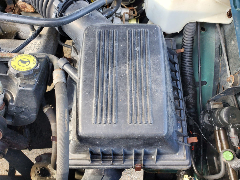 1993-1998 Jeep Grand Cherokee Air Cleaner Air Filter Housing