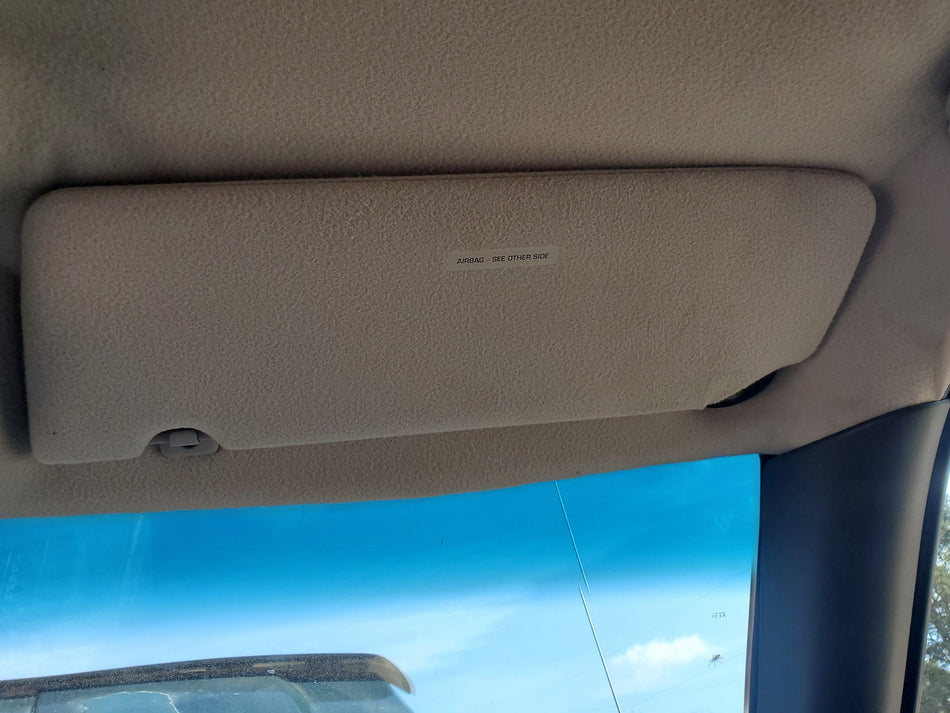 1996-1998 Jeep Grand Cherokee RH Passenger Sun Visor (light gray)(illuminated