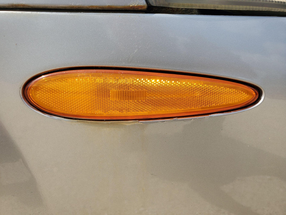 2000-2003 Nissan Maxima Front RH Side Marker Light OEM