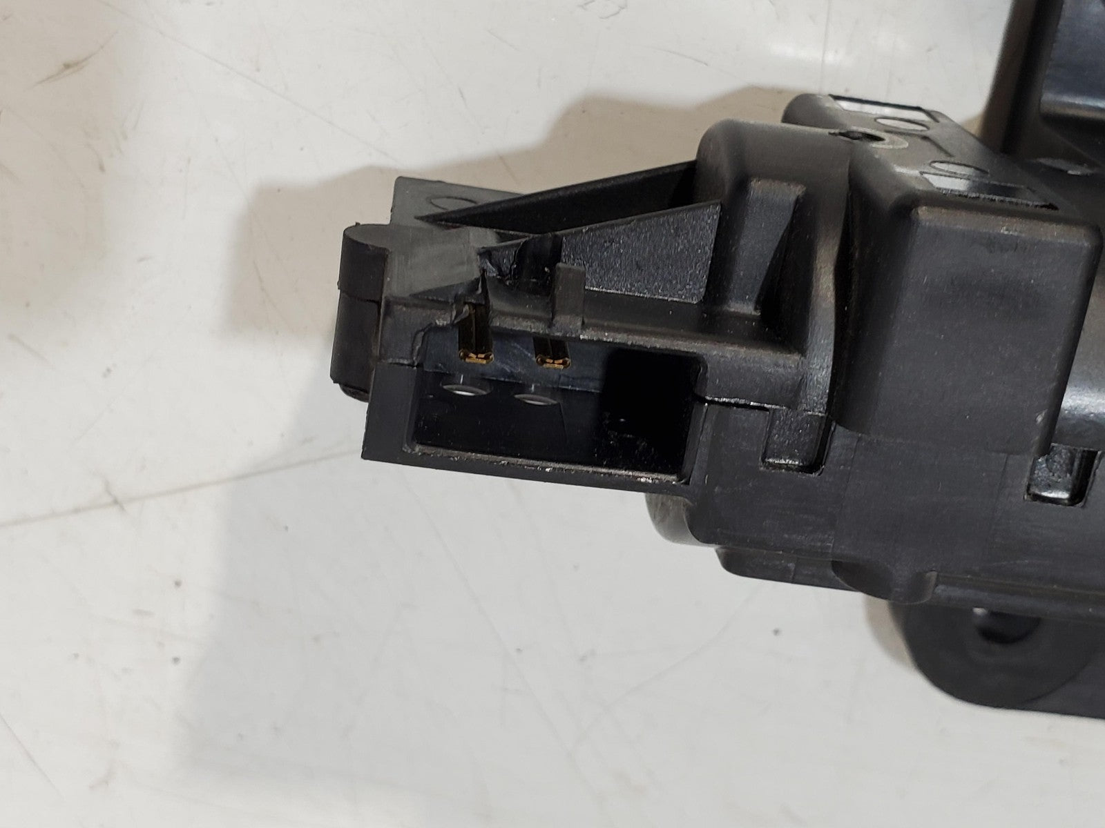 2001-2018 Dodge Grand Caravan Rear LH 1/4 Glass Motor (driver side)(04717607AC