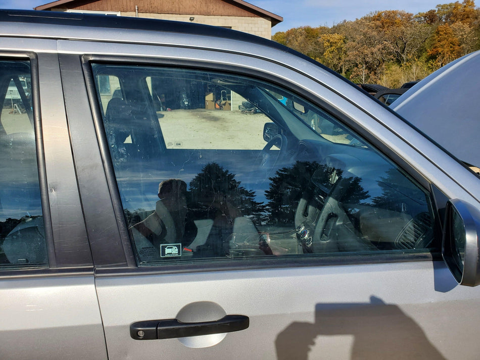 2002-2006 Honda CRV Front RH Door Glass/Window (AS2 solar tint OEM