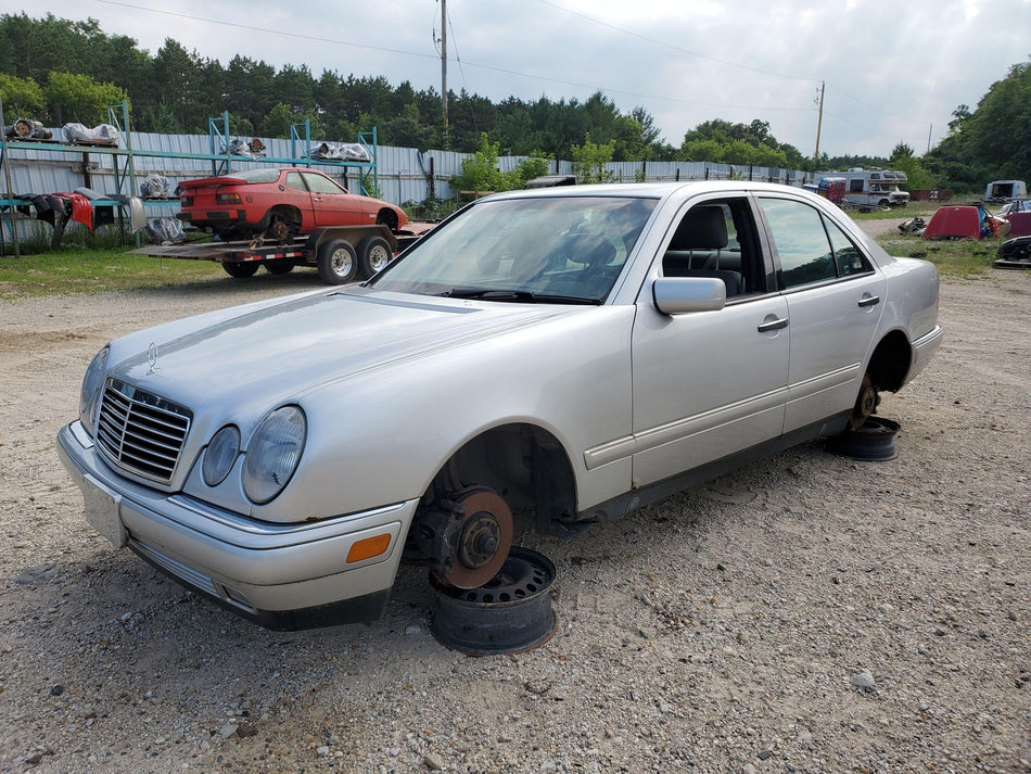 1997 Mercedes Benz E420 Front LH Door Glass/Window (AS2 tint)