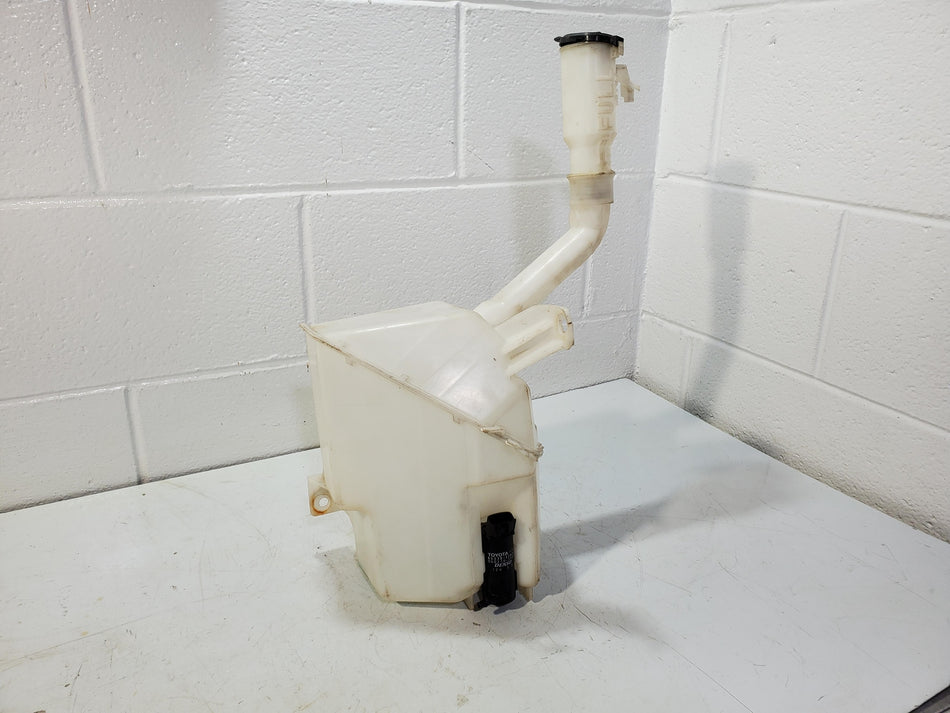 2001-2003 Toyota Prius Windshield Washer Fluid Bottle With Pump (060851-040