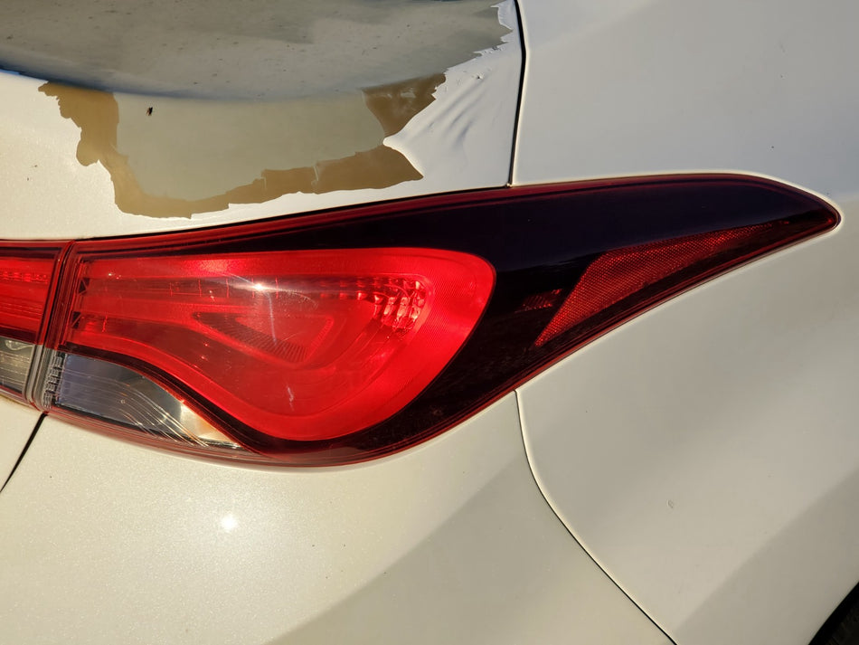 2016 Hyundai Elantra RH Pass Tail Light Assembly OEM 92402-3Y550 from 7/11/15