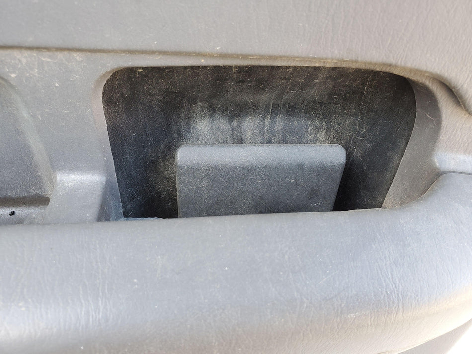 2001 FORD PICKUP F150 Rear RH Inside Door Handle (black OEM