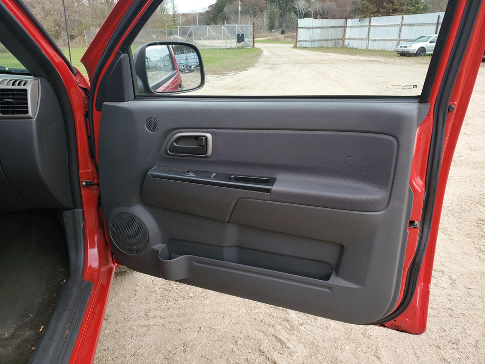 2004 Colorado RH Right Front Door Trim Panel