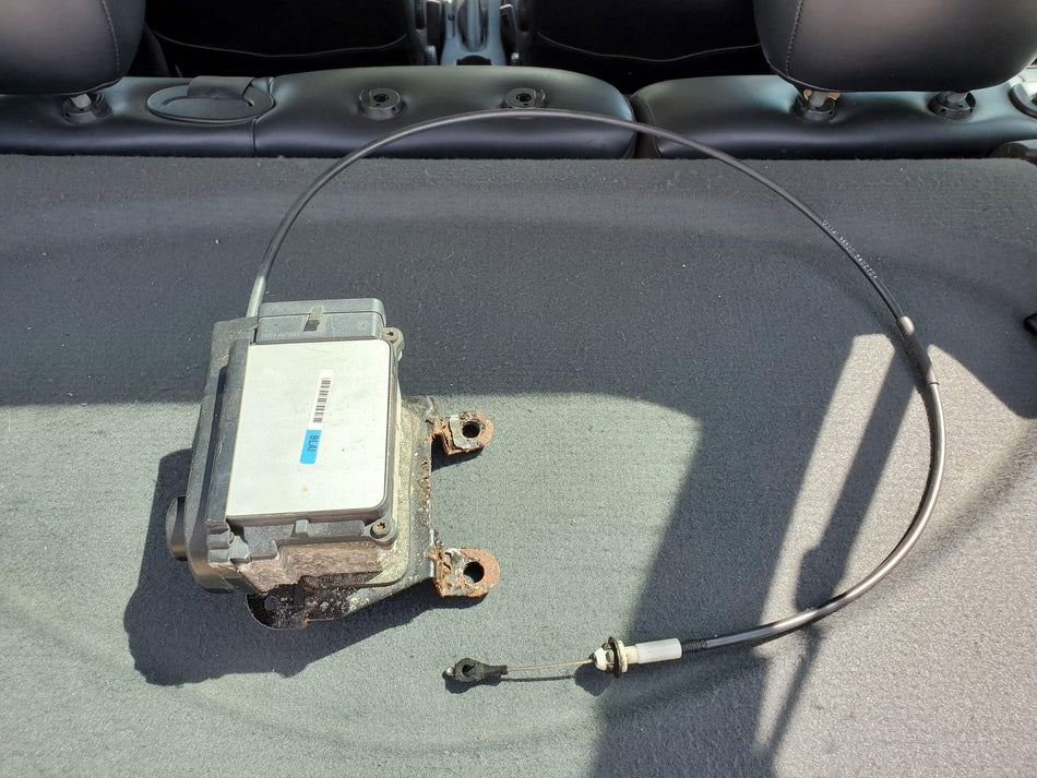 2003-2004 Ford Focus SVT Cruise Control Servo Assembly with Cable (SVT OEM