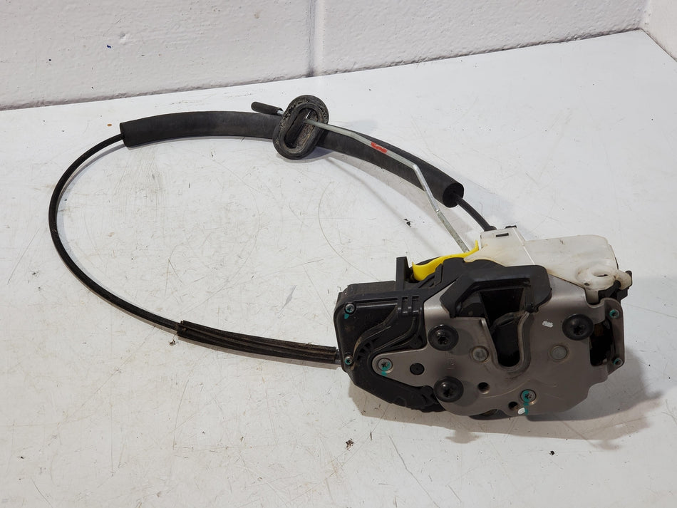 2010-2015 Chevy Camaro Front RH Door Latch Assembly (13503814 OEM