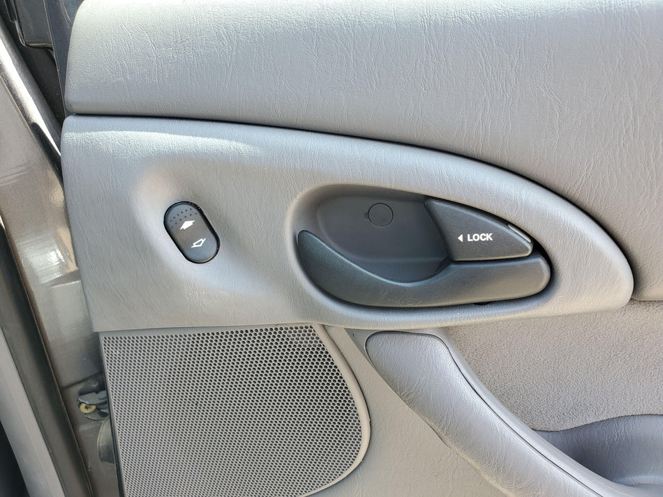 2000-2007 FORD FOCUS Rear RH Inside Door Handle (black OEM