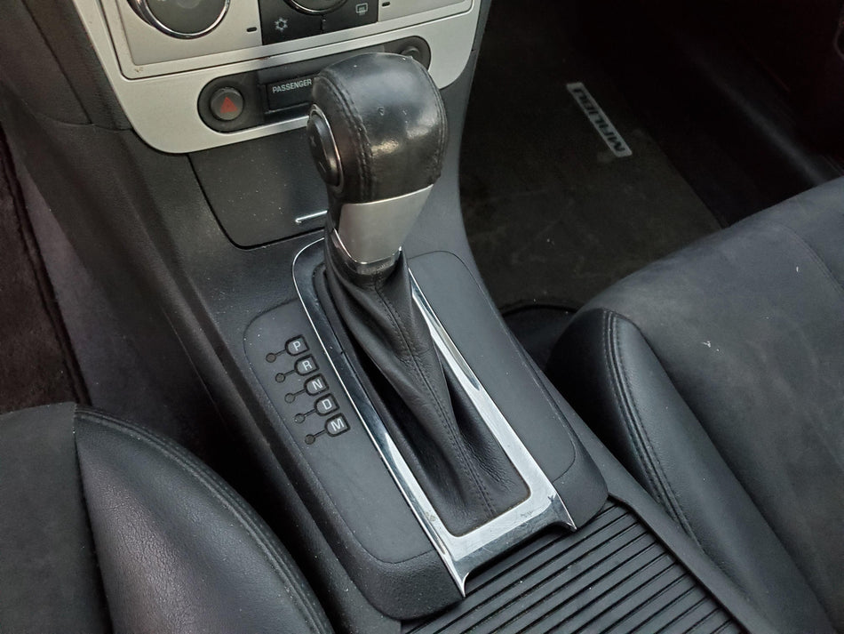 2008-2012 Chevy Malibu Floor Shifter Assembly (automatic trans