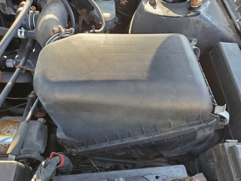 1997-1999 Toyota Camry Air Cleaner Filter Box (4 cyl)(AT)