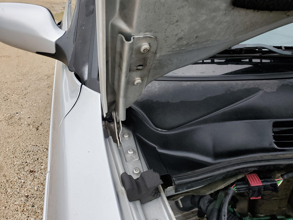 1999-2003 SAAB 9-3 RH Hood Hinge Silver