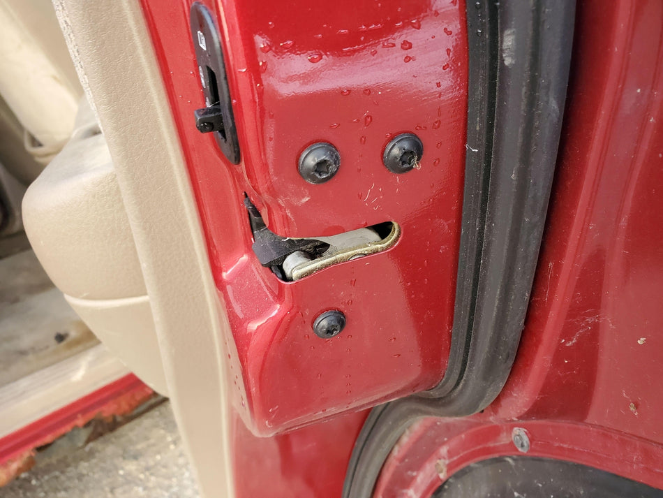 2002-2005 Ford Explorer Front RH Door Latch (Passenger Side OEM