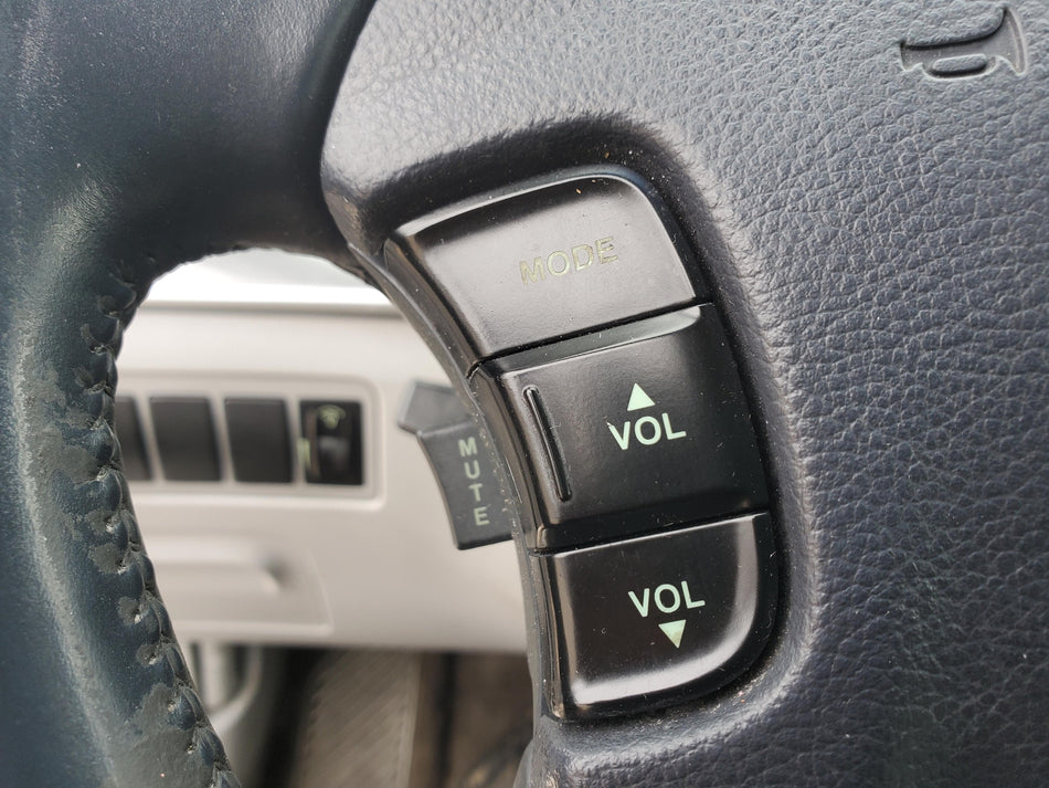 2006-2008 Hyundai Sonata LH Steering Wheel Audio Switches