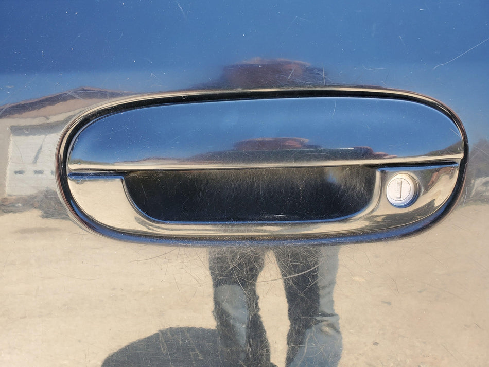 2002-2009 Chevy Trailblazer Front LH Outside Door Handle Assembly (black)