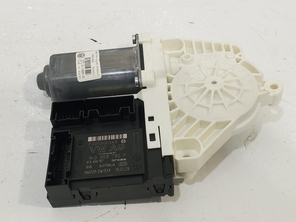 2009-2010 Volkswagen CC OEM 1T0959702LZ0U Tested Power Window Motor Front RH