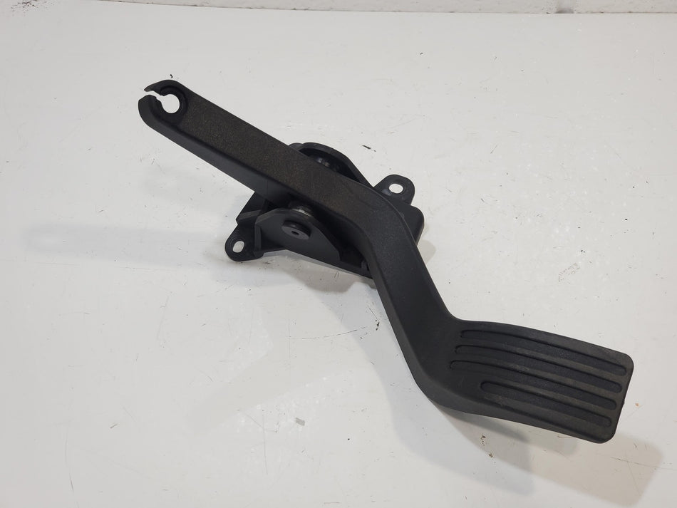 2000-2007 Ford Focus Accelerator Gas Throttle Pedal OEM 98AB-9P732-AE