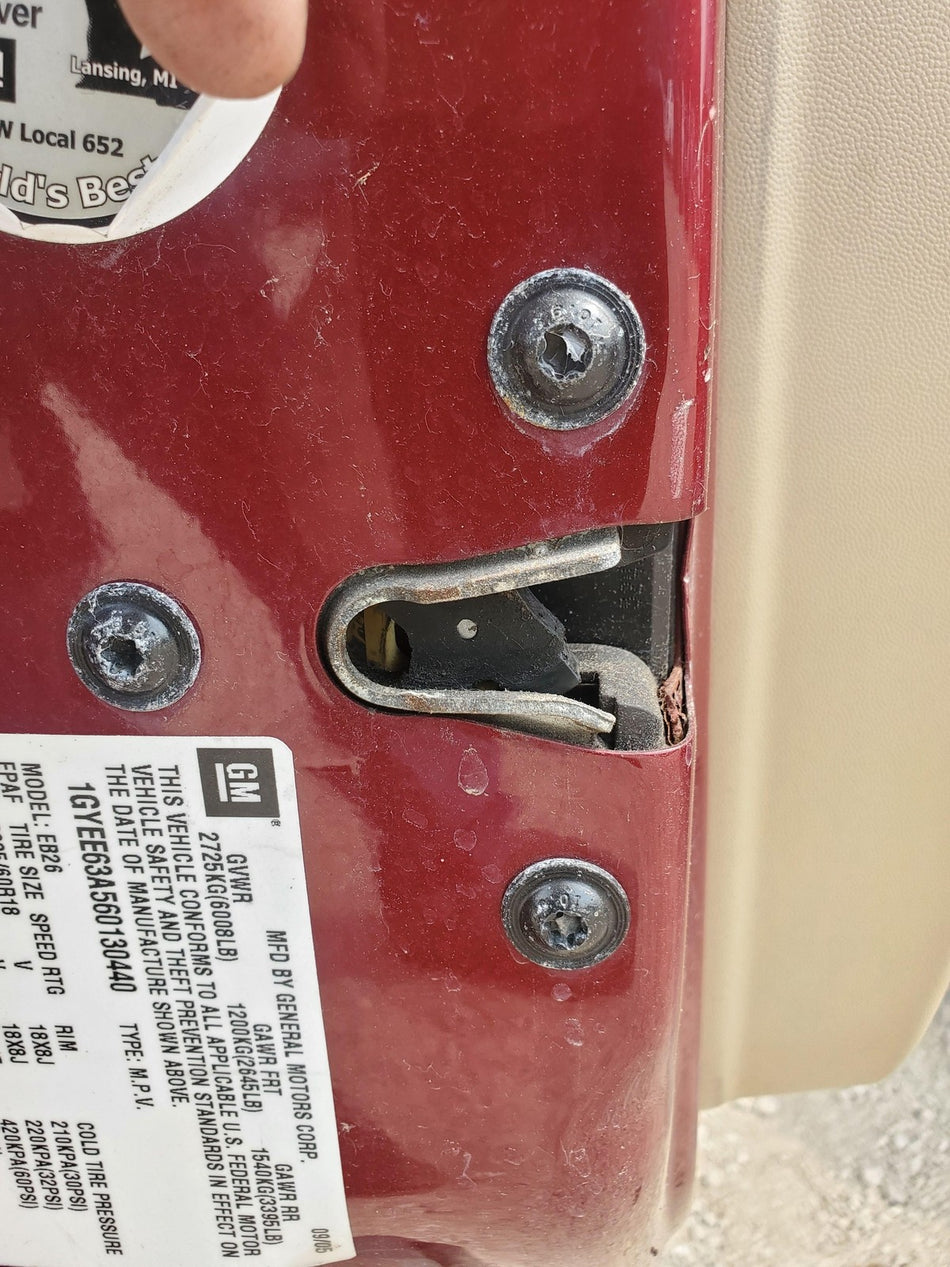 2004-2006 Cadillac SRX Front LH Door Latch Assembly OEM