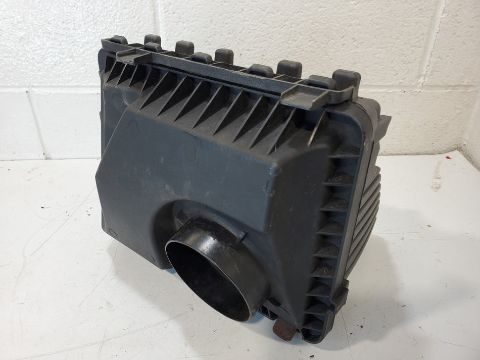 2000-2005 Buick LeSabre Air Cleaner Assembly OEM 12565523