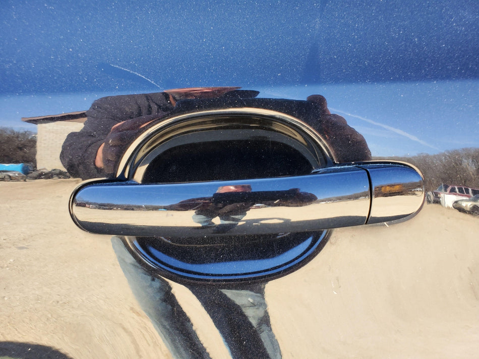2009-2018 Volkswagen Tiguan Rear LH Outside Door Handle Assembly (keyless ign)