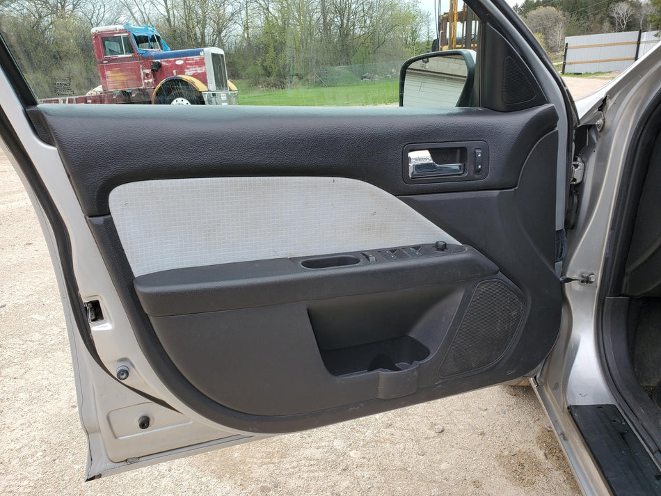 2006-2011 Mercury Milan Ford Fusion Front LH Inside Door Trim Panel (black/gray
